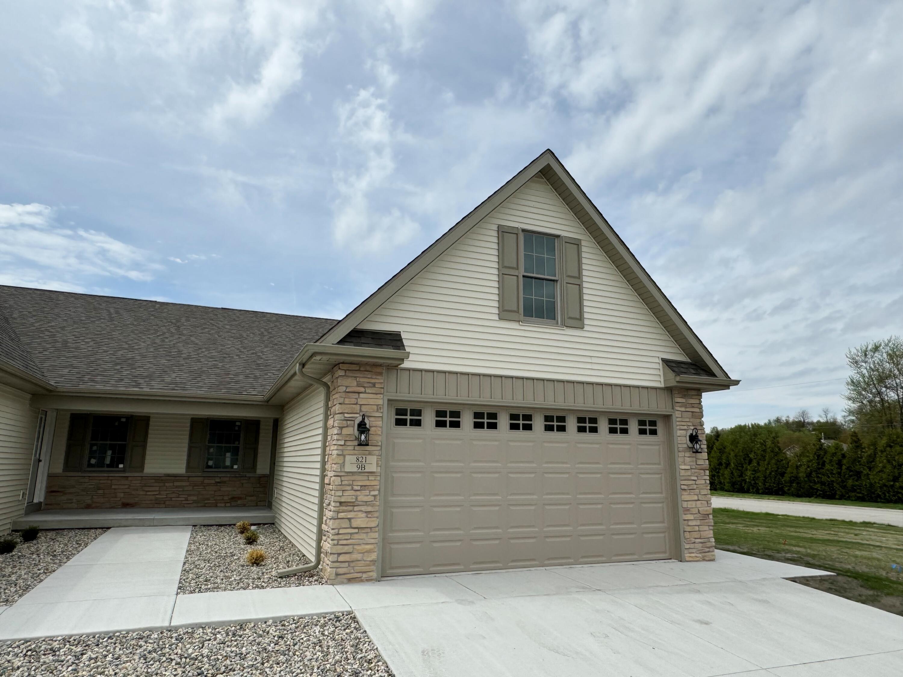 821 9th Street Southwest, Unit 9B De Motte, IN 46310 - Photo 1 of 17 3000x2250
