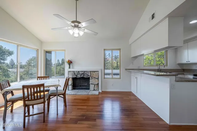 $2,950 | 460 Arbor Ln Court, Unit 203, Thousand Oaks, CA 91360