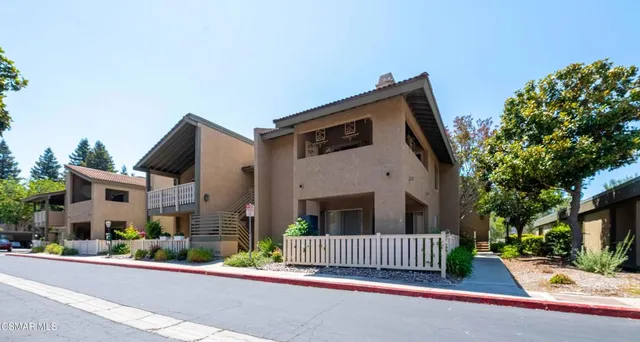 $2,950 | 460 Arbor Ln Court, Unit 203, Thousand Oaks, CA 91360