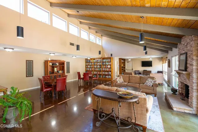 $2,950 | 460 Arbor Ln Court, Unit 203, Thousand Oaks, CA 91360