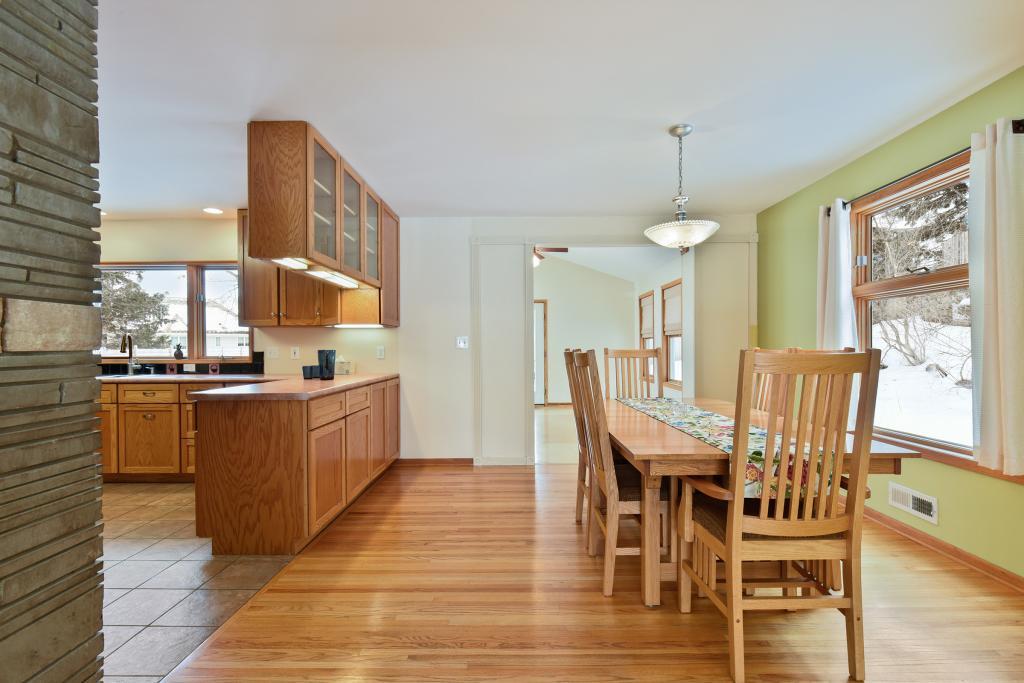 14527 Moonlight Hill Road Minnetonka, MN 55345 - Photo 11 of 39 Gallery Image 11