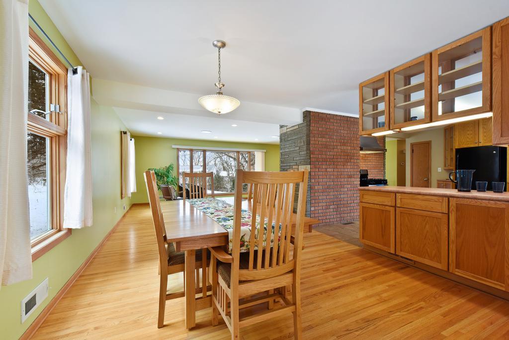 14527 Moonlight Hill Road Minnetonka, MN 55345 - Photo 12 of 39 Gallery Image 12