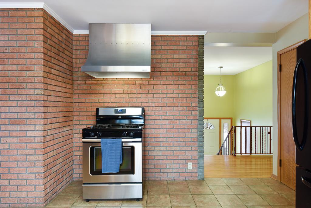14527 Moonlight Hill Road Minnetonka, MN 55345 - Photo 16 of 39 Gallery Image 16