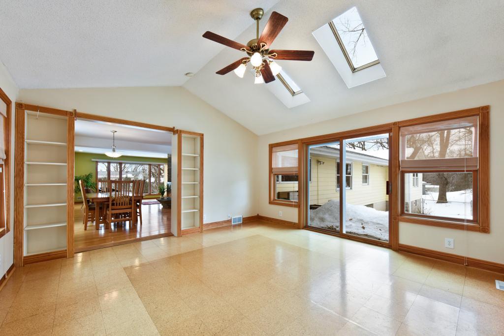 14527 Moonlight Hill Road Minnetonka, MN 55345 - Photo 18 of 39 Gallery Image 18