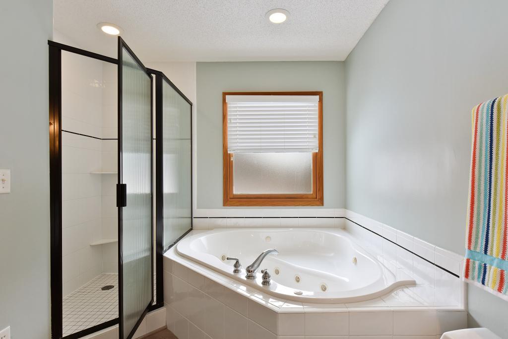 14527 Moonlight Hill Road Minnetonka, MN 55345 - Photo 22 of 39 Gallery Image 22