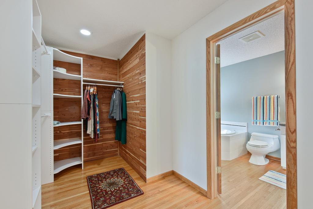 14527 Moonlight Hill Road Minnetonka, MN 55345 - Photo 23 of 39 Gallery Image 23