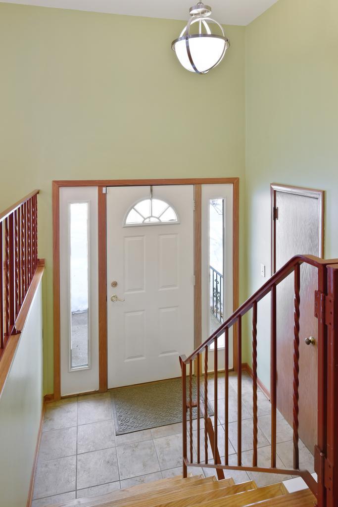 14527 Moonlight Hill Road Minnetonka, MN 55345 - Photo 5 of 39 Gallery Image 5