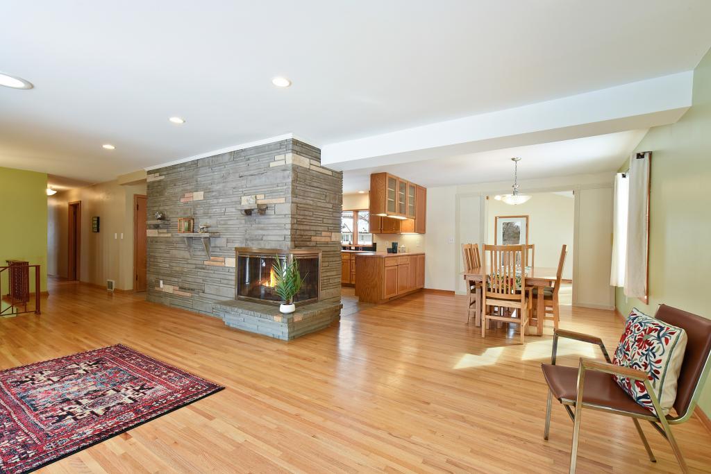 14527 Moonlight Hill Road Minnetonka, MN 55345 - Photo 9 of 39 Gallery Image 9
