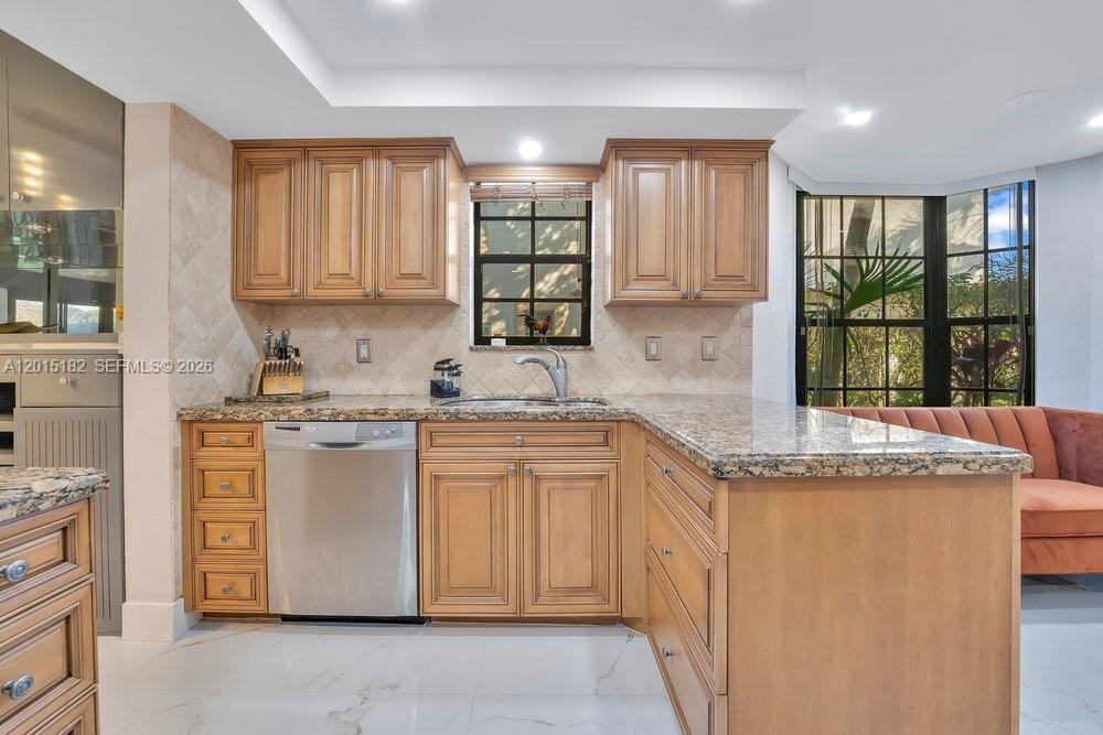 7838 La Mirada Drive Boca Raton, FL 33433 - Photo 5 of 51