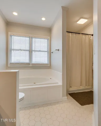 $594,000 | 4021 Lakota Place, Kingsport, TN 37664