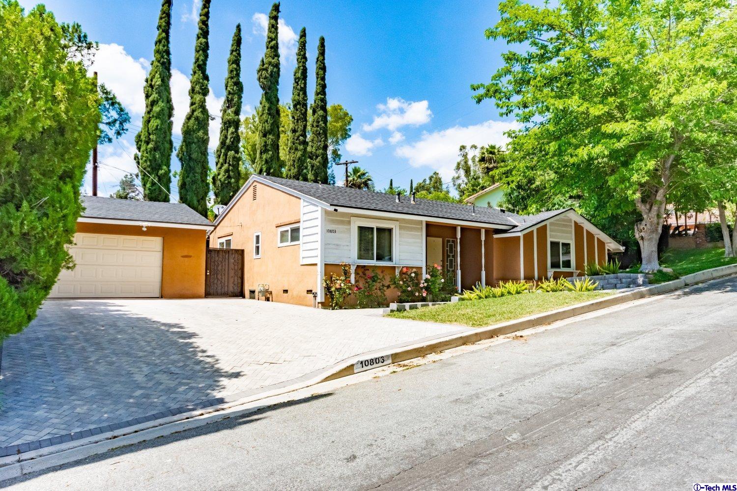 10803 Terecita Road Tujunga, CA 91042 - Photo 2 of 25 Gallery Image 2