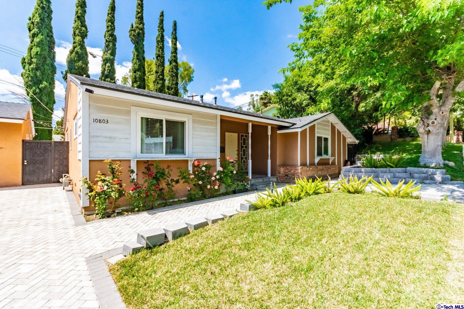 10803 Terecita Road Tujunga, CA 91042 - Photo 4 of 25 Gallery Image 4