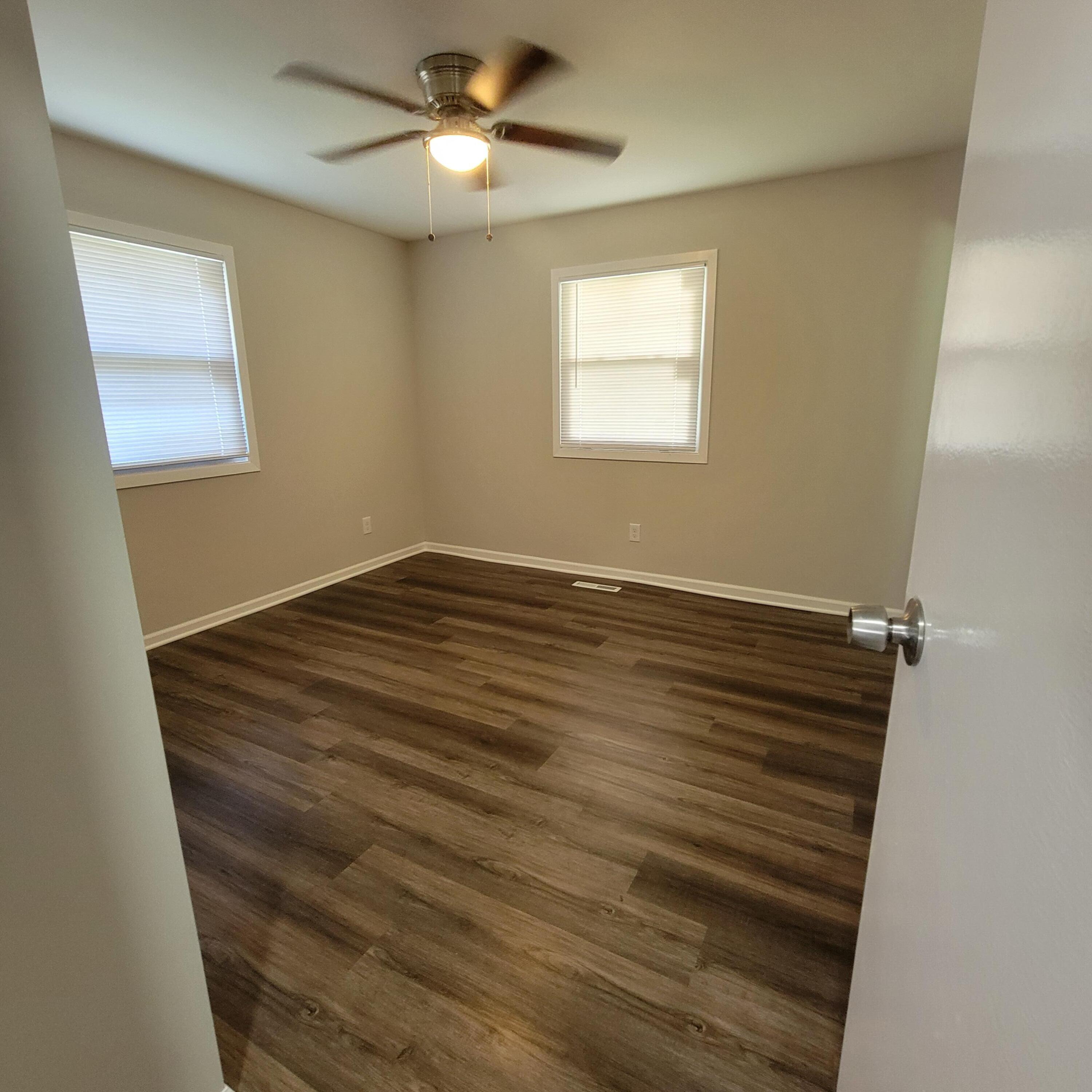 6676 Lakewood Avenue Portage, IN 46368 - Photo 8 of 14 a view of room with window and ceiling fan