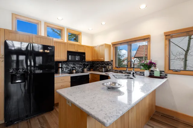 a view of a yard from a balcony