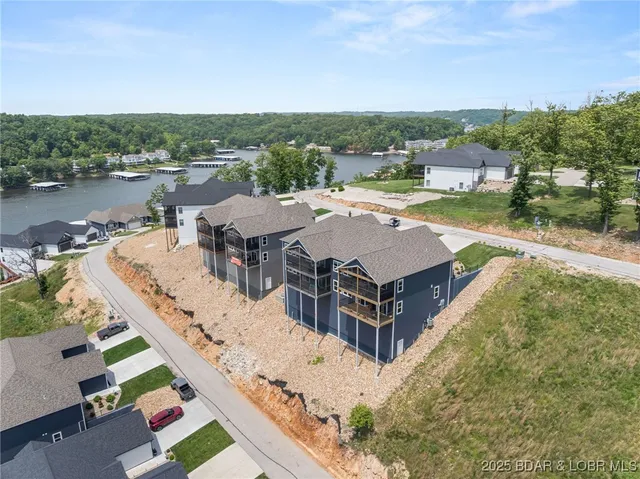 $599,900 | 76 Barolo Lane, Unit 21A, Camdenton, MO 65020