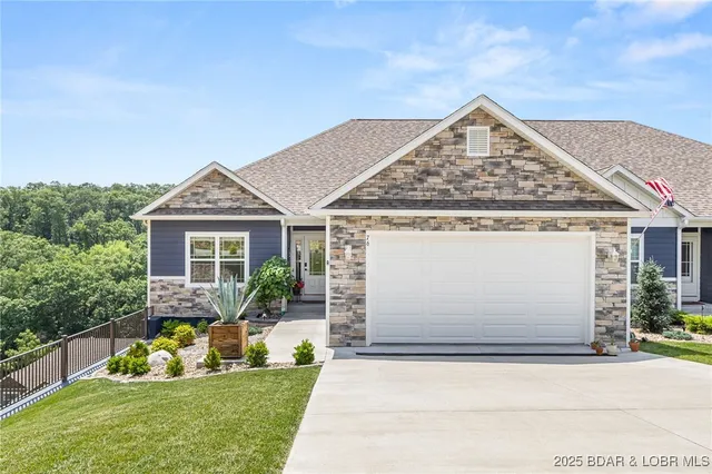 $599,900 | 76 Barolo Lane, Unit 21A, Camdenton, MO 65020