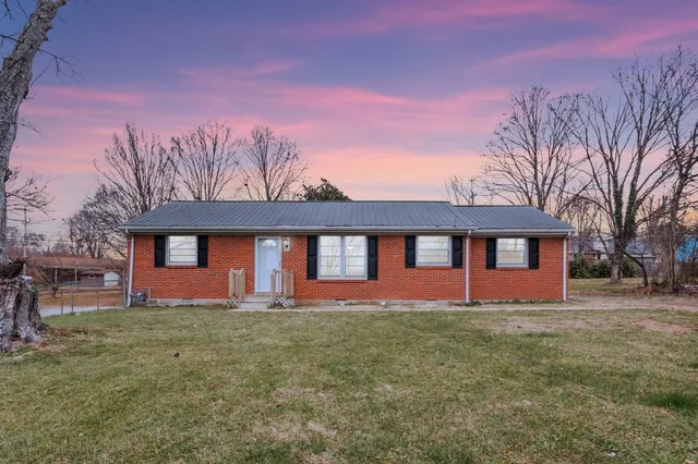 $375,000 | 120 Pleasant Drive, Columbia, TN 38401