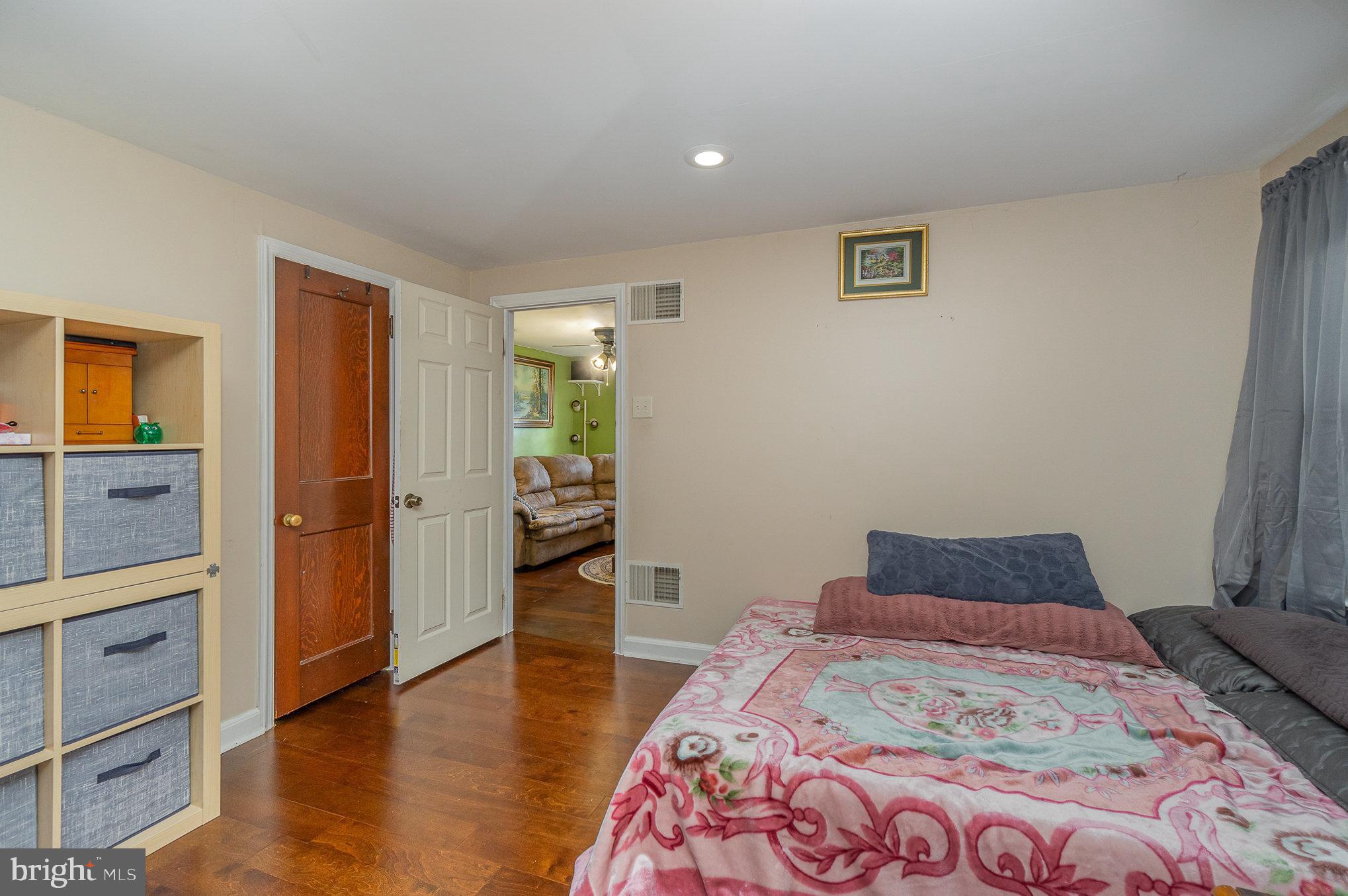 108 Locust Grove Road York, PA 17402 - Photo 12 of 28 Gallery Image 12