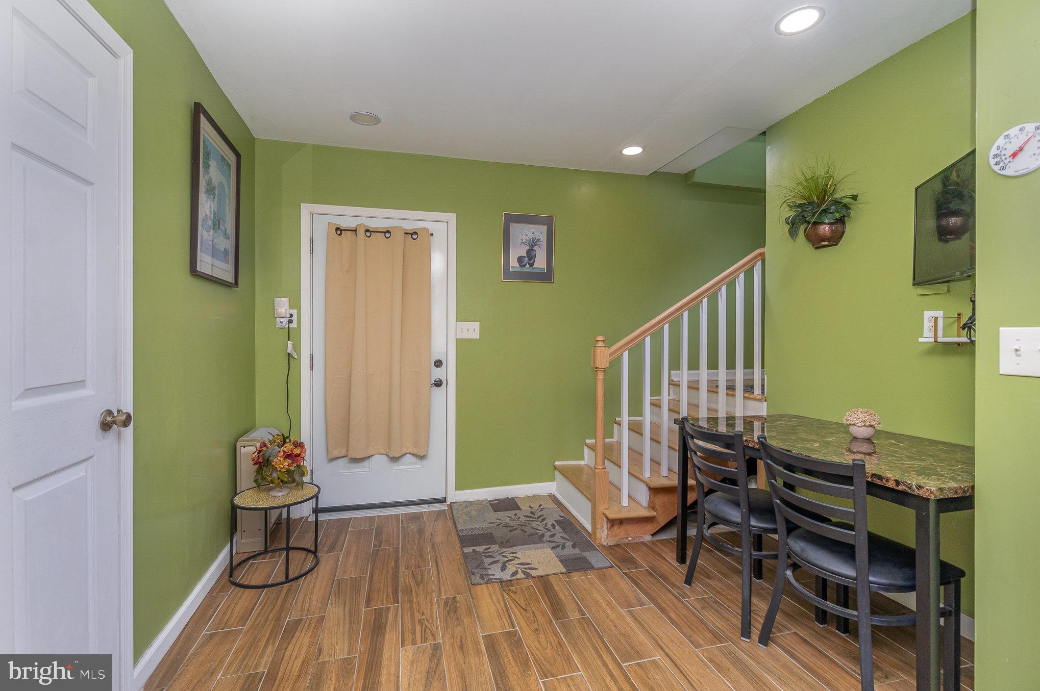 108 Locust Grove Road York, PA 17402 - Photo 9 of 28 Gallery Image 9