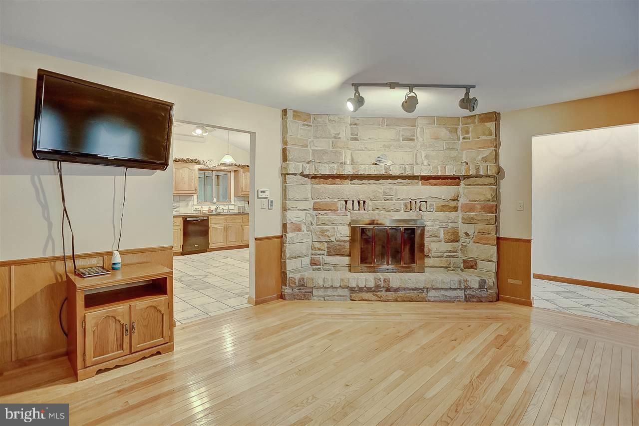 15 Hill Top Road Halifax, PA 17032 - Photo 4 of 19