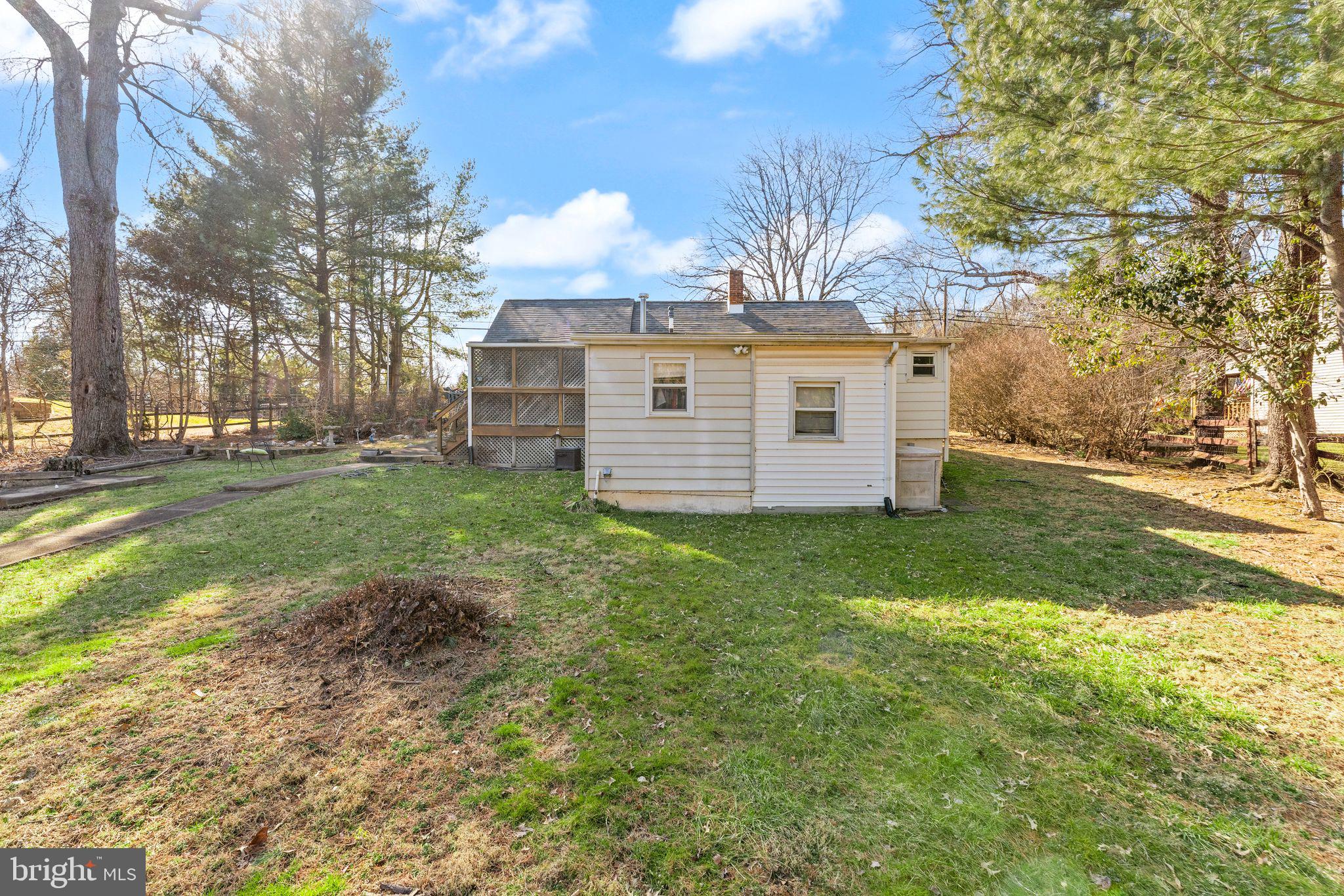927 Utterback Store Road Great Falls, VA 22066 - Photo 11 of 11 Gallery Image 11