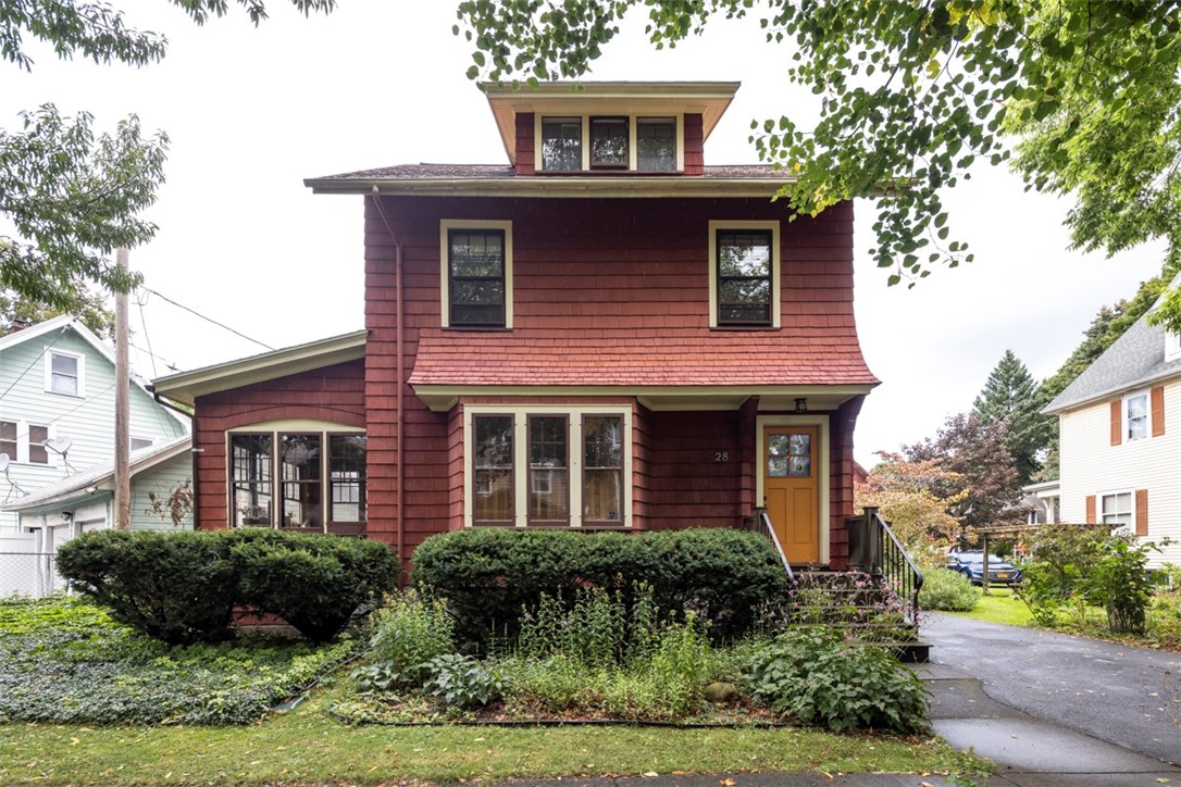 28 Washburn Park Rochester, NY 14620 - Photo 1 of 43