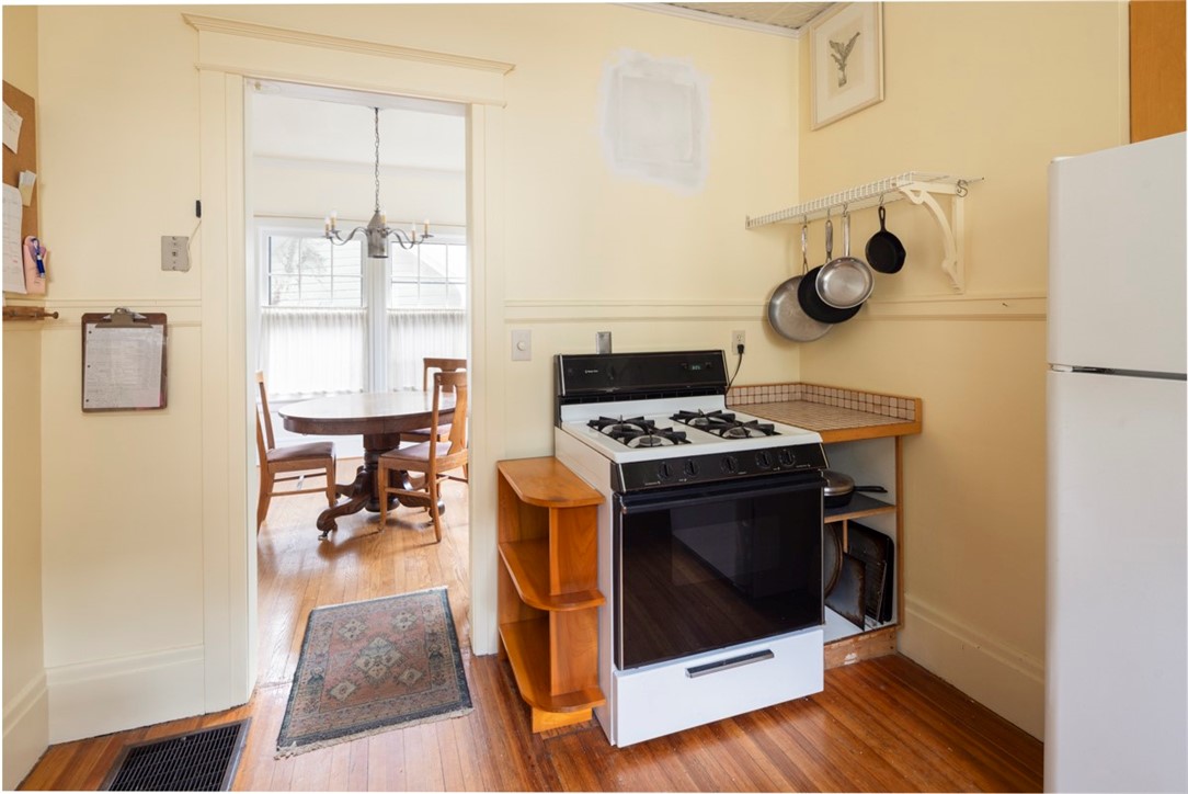 28 Washburn Park Rochester, NY 14620 - Photo 10 of 43