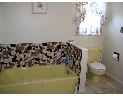 107 Striffler Road Economy, PA 15143 - Photo 14 of 18 Full Bath.
