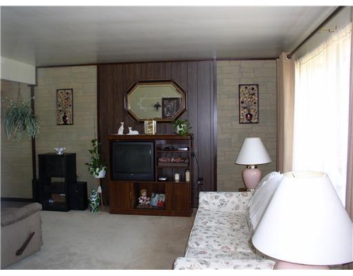 107 Striffler Road Economy, PA 15143 - Photo 10 of 18 Living Room.