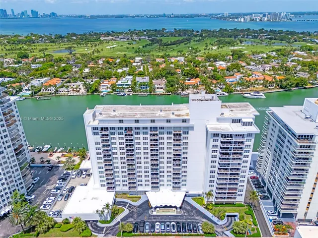 $530,000 | 5700 Collins Avenue, Unit 5B, Miami Beach, FL 33140