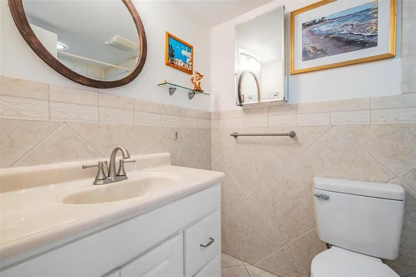 $227,000 | 2900 Cove Cay Drive, Unit 7B, Clearwater, FL 33760
