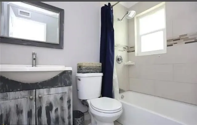 $395,000 | 6960 Southwest 1st Street, Margate, FL 33068