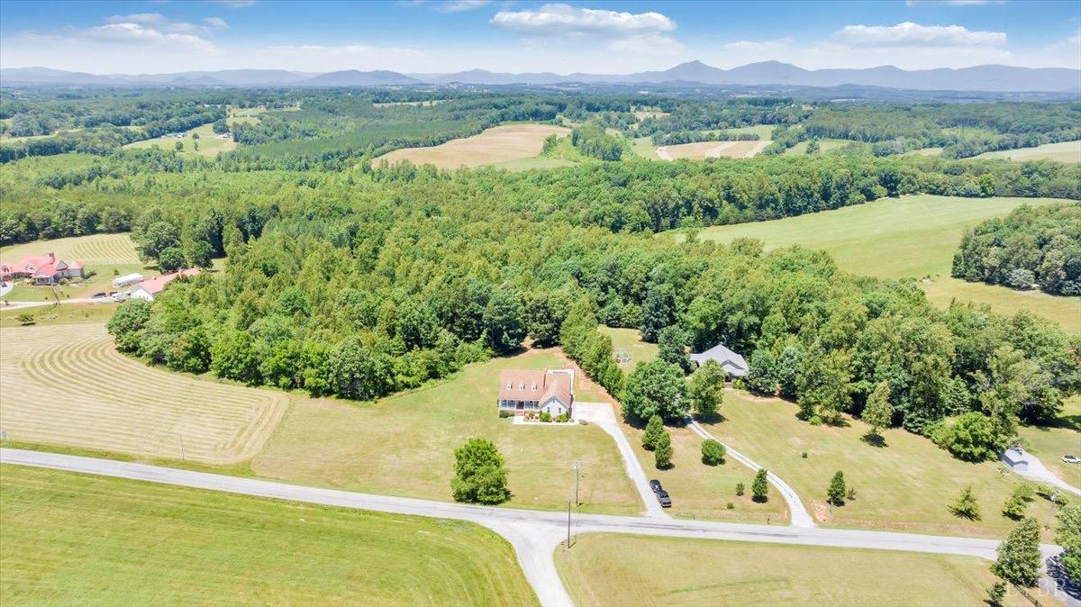 2571 Headens Bridge Road Bedford, VA 24523 - Photo 91 of 98 Gallery Image 91