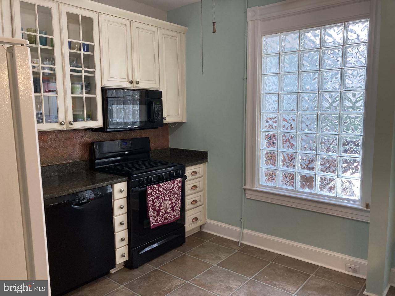 3622 Roland Avenue Baltimore, MD 21211 - Photo 18 of 38 Kitchen