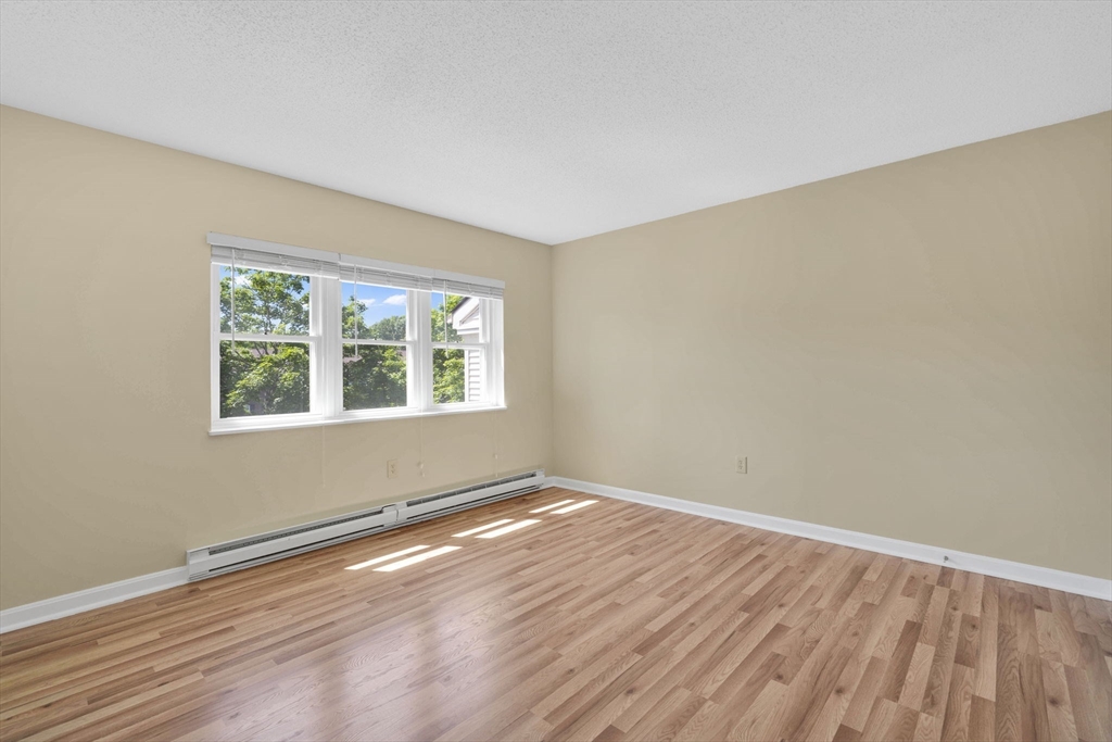 16 Maple Crest Circle, Unit J Holyoke, MA 01040 - Photo 21 of 34