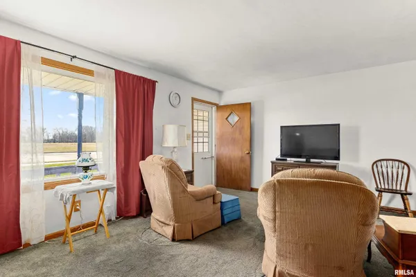 $140,000 | 5511 Everett McKinley Dirksen Parkway, Peoria, IL 61607