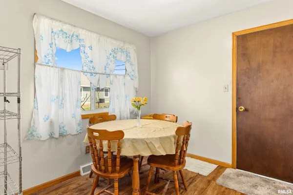 $140,000 | 5511 Everett McKinley Dirksen Parkway, Peoria, IL 61607