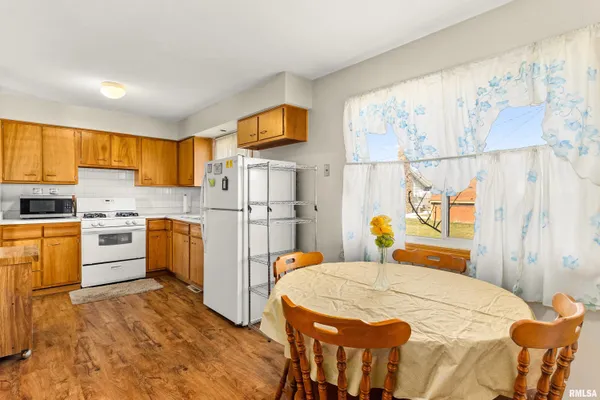 $140,000 | 5511 Everett McKinley Dirksen Parkway, Peoria, IL 61607