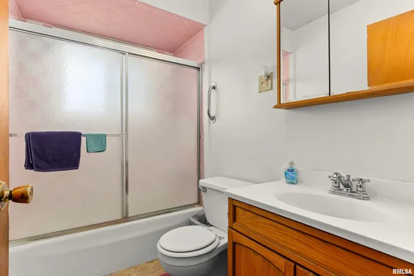 $140,000 | 5511 Everett McKinley Dirksen Parkway, Peoria, IL 61607