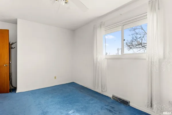 $140,000 | 5511 Everett McKinley Dirksen Parkway, Peoria, IL 61607