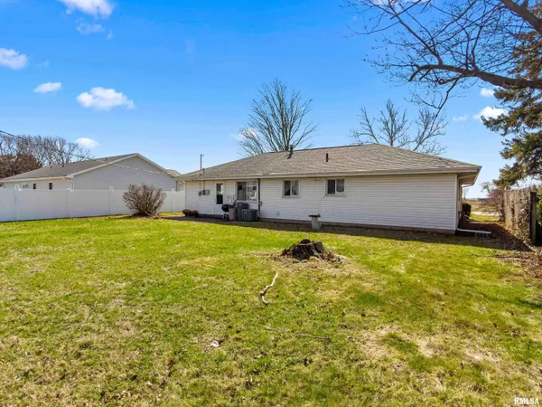 $140,000 | 5511 Everett McKinley Dirksen Parkway, Peoria, IL 61607