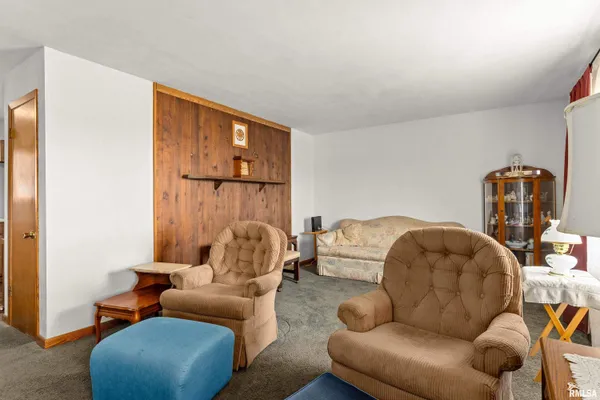 $140,000 | 5511 Everett McKinley Dirksen Parkway, Peoria, IL 61607