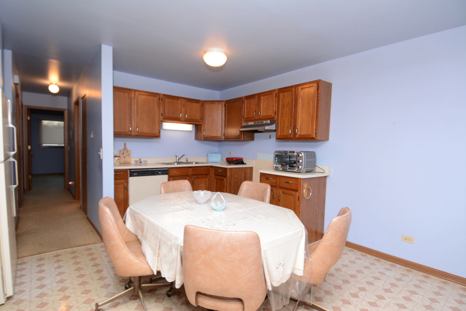 402 Heine Avenue, Unit 402 Elgin, IL 60123 - Photo 3 of 16