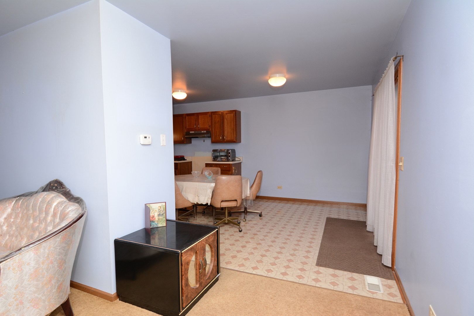 402 Heine Avenue, Unit 402 Elgin, IL 60123 - Photo 5 of 16