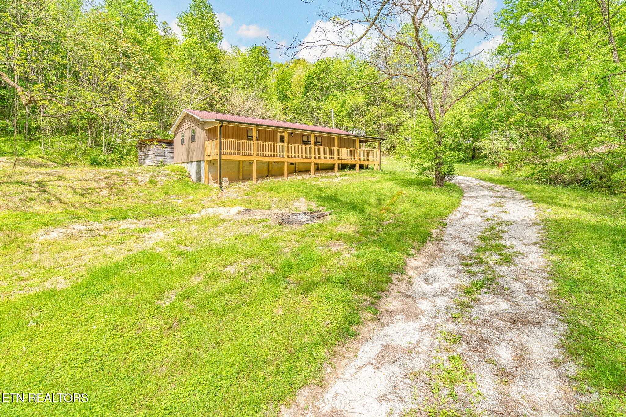 122 Cove Hollow Road La Follette, TN 37766 - Photo 4 of 58 Gallery Image 4