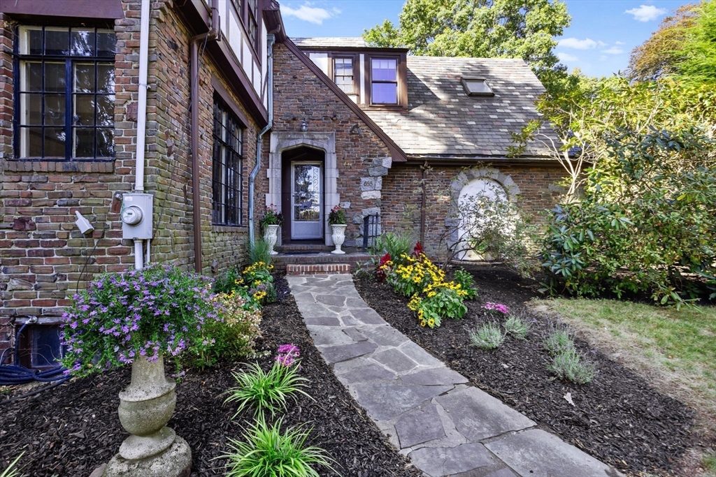 655 Centre Street Newton, MA 02458 - Photo 37 of 40 Gallery Image 37