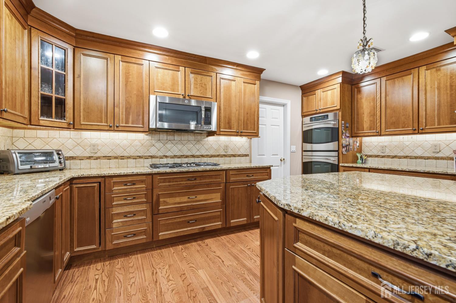4 Woodruff Road Edison, NJ 08820 - Photo 15 of 43