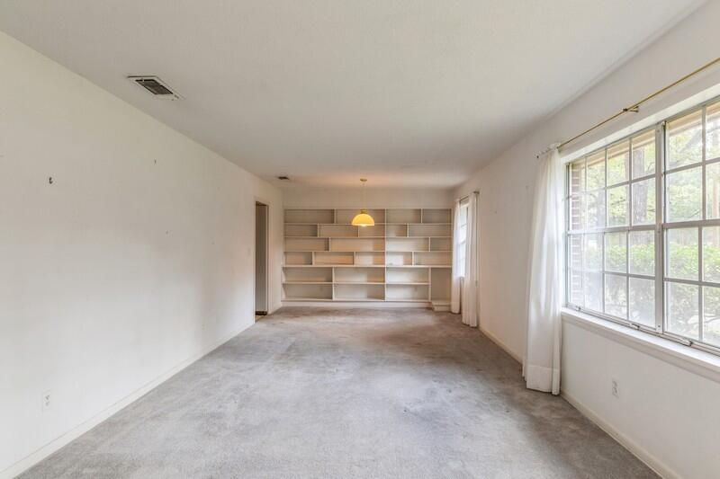 349 Powell Drive Crestview, FL 32536 - Photo 13 of 30 a view of an empty room with a window