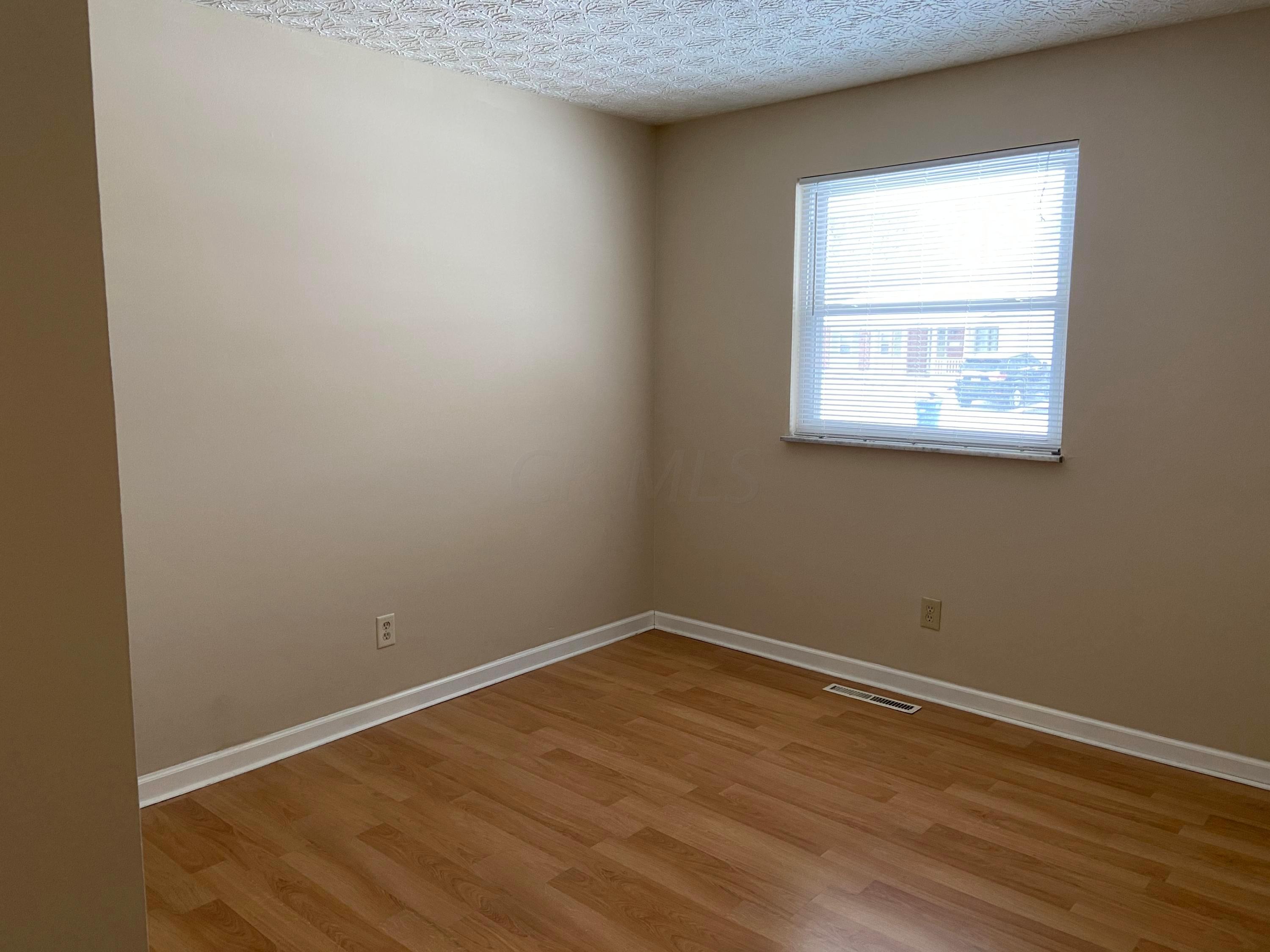 1347 Thurell Road Columbus, OH 43229 - Photo 8 of 14 Gallery Image 8