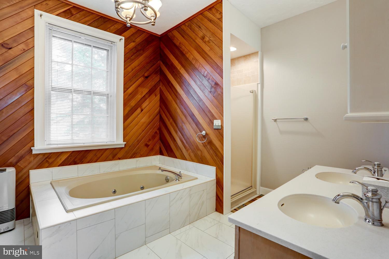 201 East Main Street Lititz, PA 17543 - Photo 45 of 78 Hallway Bath with Jetted Tub